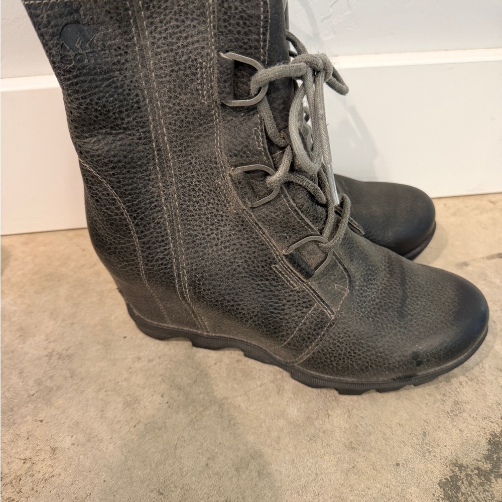 Sorel Black Lace-Up Wedge Boots